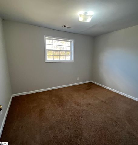 $650 | 725 South Main Street | Woodruff