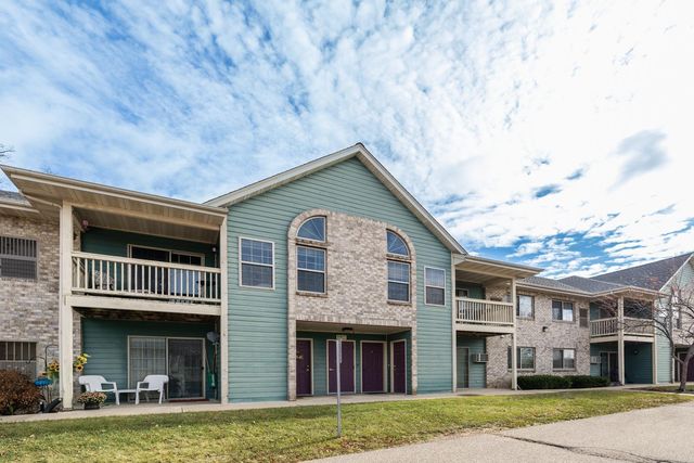 $189,900 | 1874 Deerhaven Lane Northeast, Unit 9 | Northern Heights