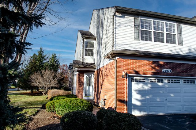 $3,200 | 24024 Walnut Circle | Plainfield