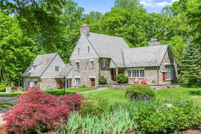 $3,295,000 | 264 Laurel Road | New Canaan