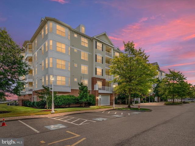 $2,000 | 2700 Willow Oak Drive, Unit 202B | Cambridge