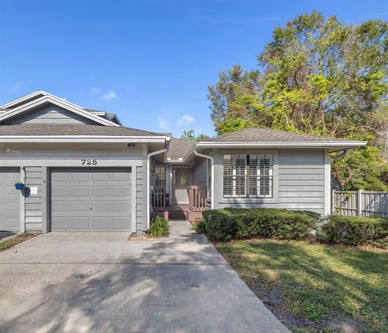 $525,000 | 725 Caya Costa Court | Riviera Bay