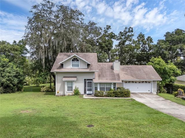 $346,000 | 120 West Minnehaha Avenue | Clermont