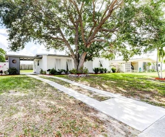 $265,000 | 495 Southeast Airoso Boulevard | River Park