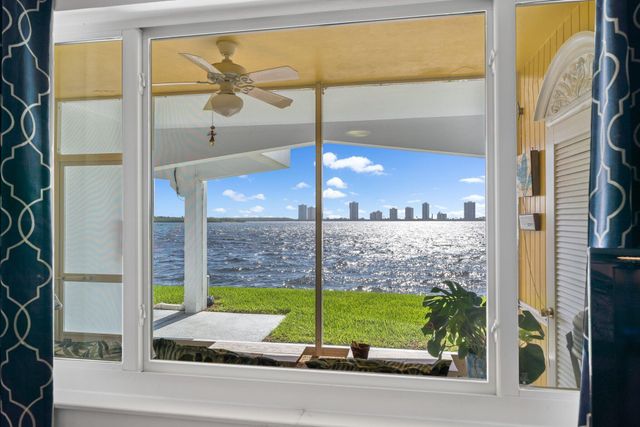 $2,200 | 100 Shore Court, Unit 105 | North Palm Beach