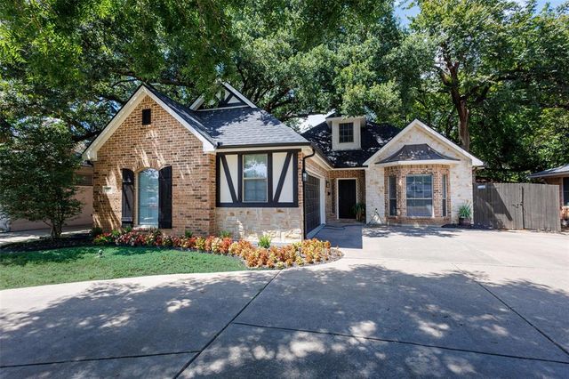 $739,900 | 7207 East Mockingbird Lane | Mockingbird Meadows