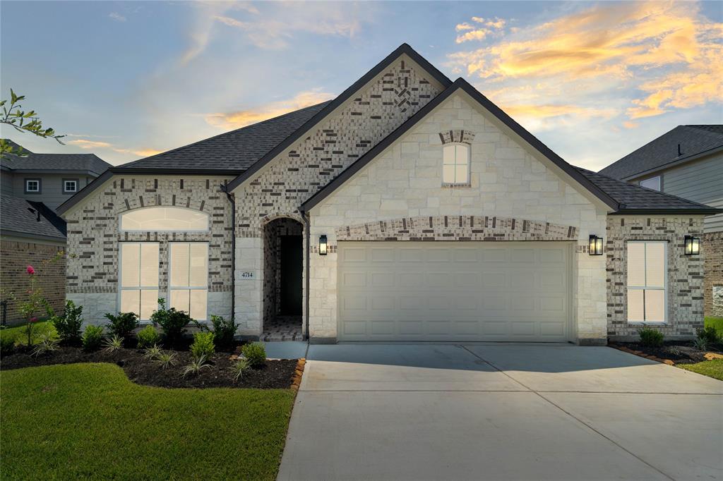 Welcome home to 4714 Breezewood Drive located in Briarwood Crossing and zoned to Lamar Consolidated ISD.