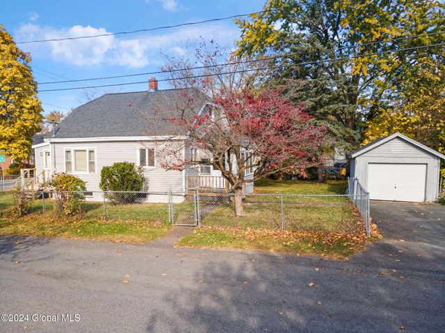 $249,900 | 21 Sherwood Avenue | Hampton Manor