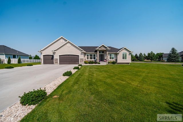 $699,900 | 5320 Long Cove Drive | Sandcreek