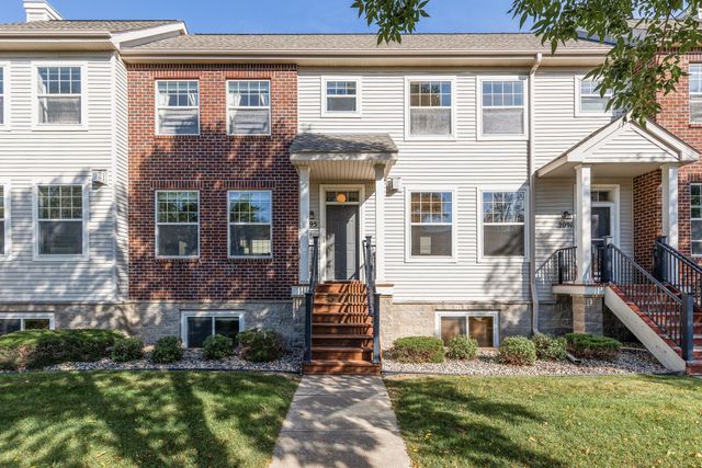 $279,500 | 2095 Clover Ridge Drive | Clover Ridge Village Condominiums