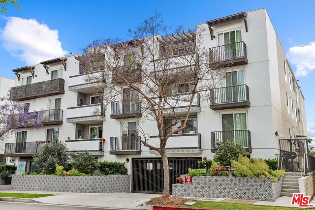 $4,695 | 429 North Hayworth Avenue, Unit 302 | Beverly Center-Miracle Mile