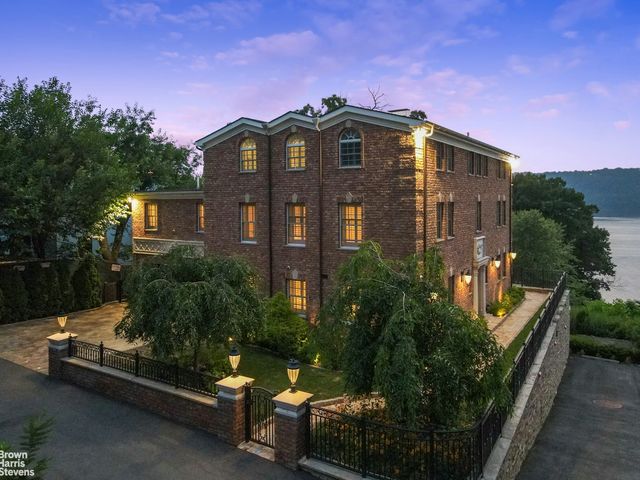 $5,790,000 | 3061 Scenic Place | Spuyten Duyvil