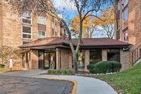 $270,000 | 502 West Huntington Commons Road, Unit 132 | Hunt Club on the Lake Condominiums