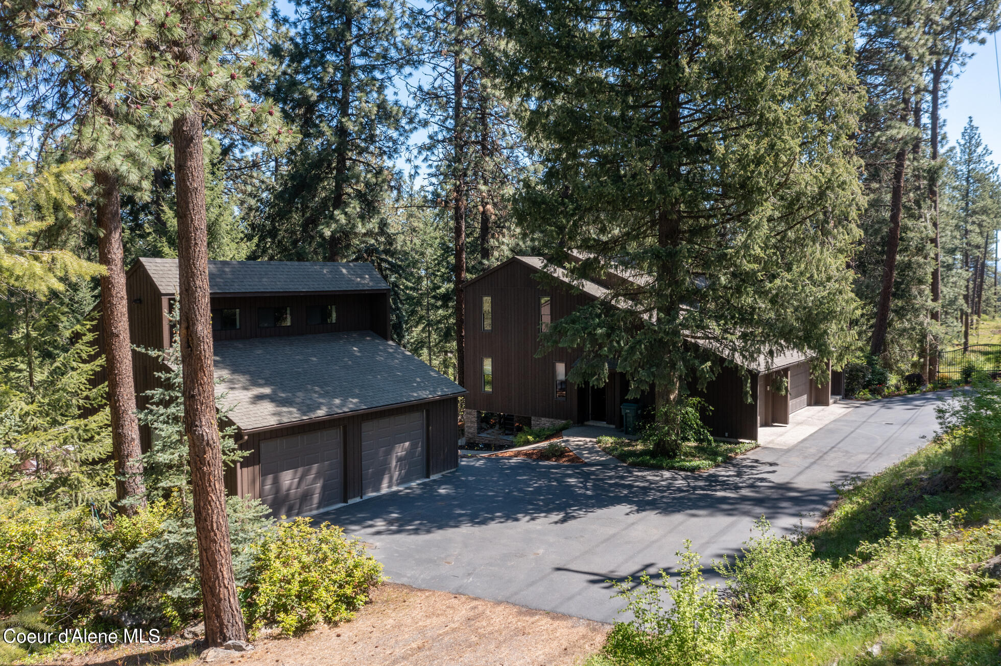 Beautiful Home in the trees