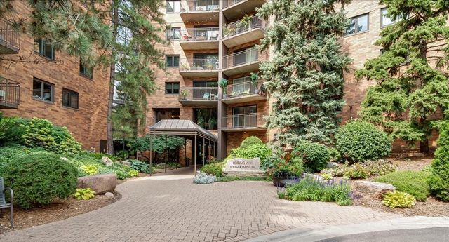 $1,495 | 210 West Grant Street, Unit 104 | Loring Park