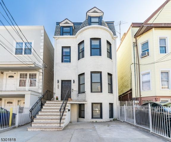 $499,000 | 55 Atlantic Street, Unit 1 | West Bergen