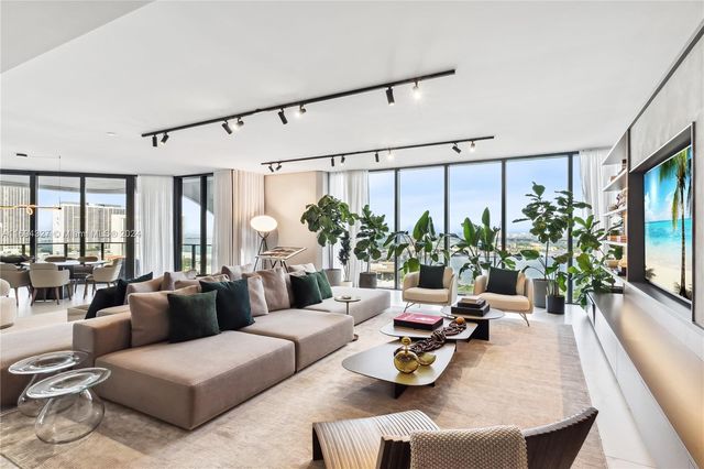 $6,450,000 | 1000 Biscayne Boulevard, Unit 1902 | Downtown Miami