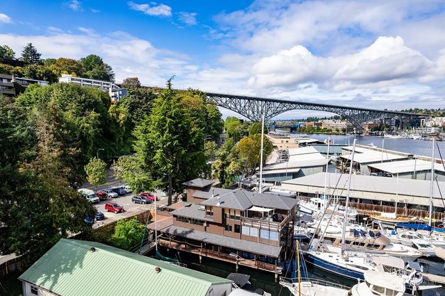 $3,400 | 2540 Westlake Avenue North, Unit B | East Queen Anne