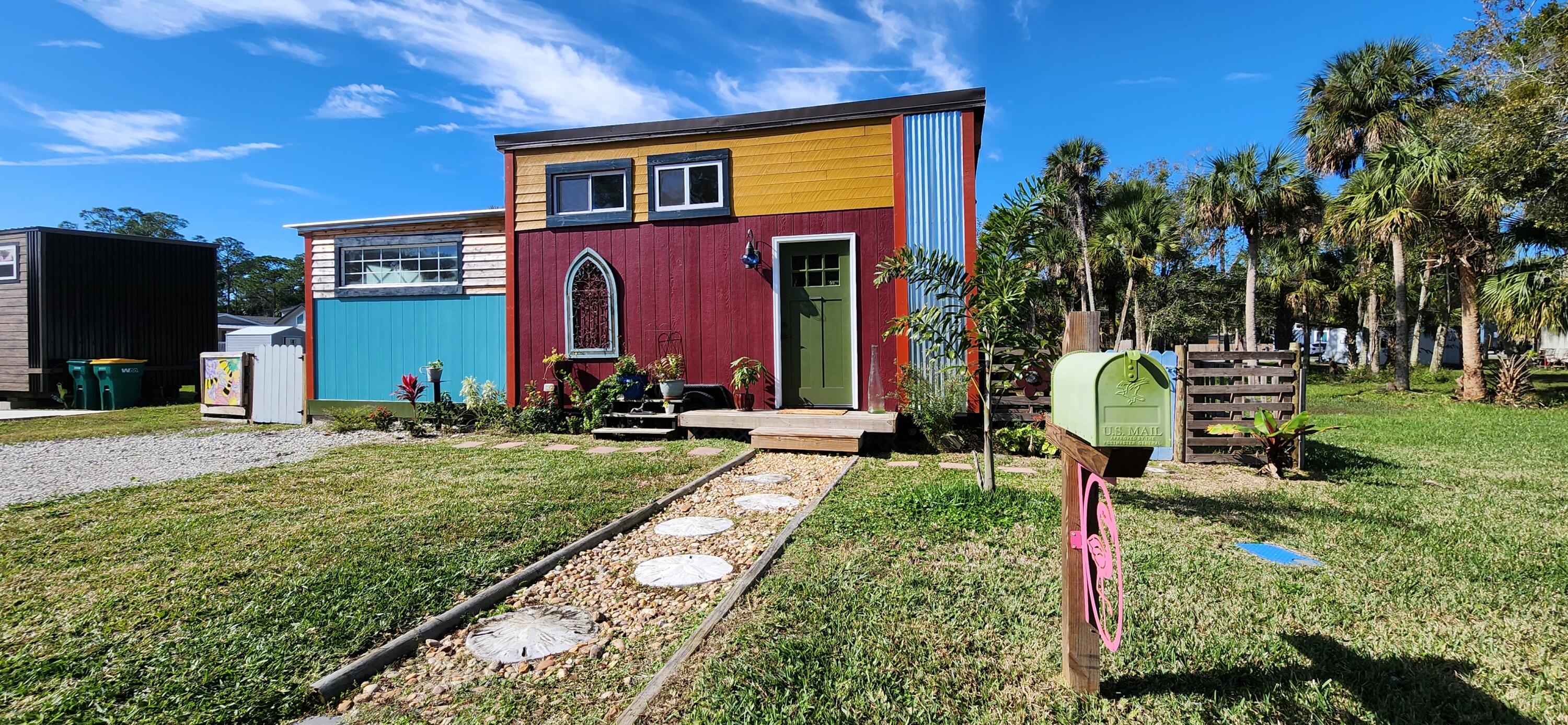 a front view of house with yard