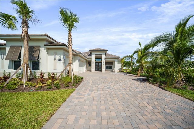 $1,886,000 | 237 Strand Drive | Oceanside