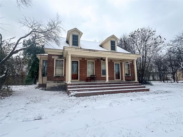 $199,000 | 315 East Madison Street | Paris