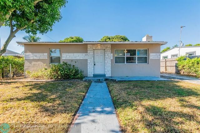 $318,000 | 1217 South D Street | Whispering Palms