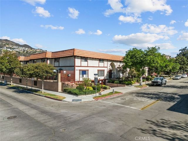 $599,000 | 251 West Dryden Street, Unit 5 | Northwest Glendale