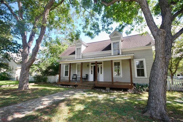 $128,900 | 305 South Pecan Street | Moulton