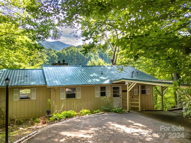 $385,000 | 174 Pleasant Ridge Drive | Ivy Hill Township - Haywood County