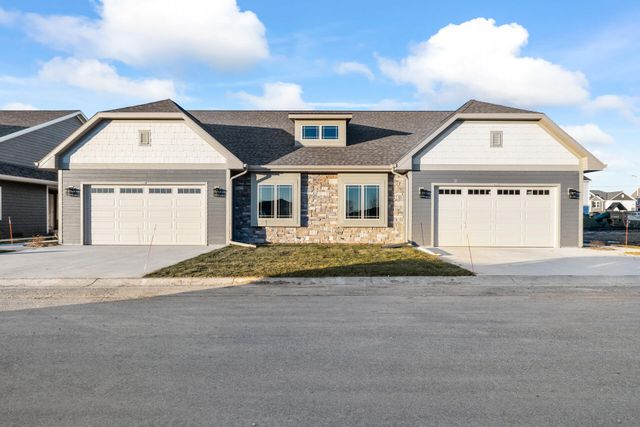 $449,900 | 655 Lambert Drive | Slinger