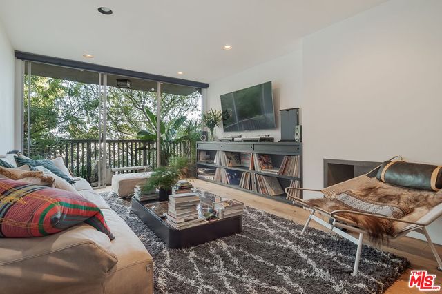 $4,500 | 1134 Alta Loma Road, Unit 212 | West Hollywood Vicinity