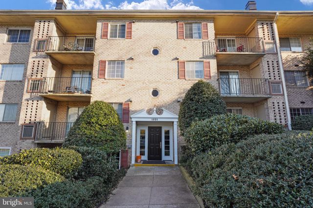 $1,700 | 1521 Colonial Drive, Unit 104