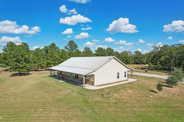 $550,000 | 129 Pine Valley Loop | Rosanky