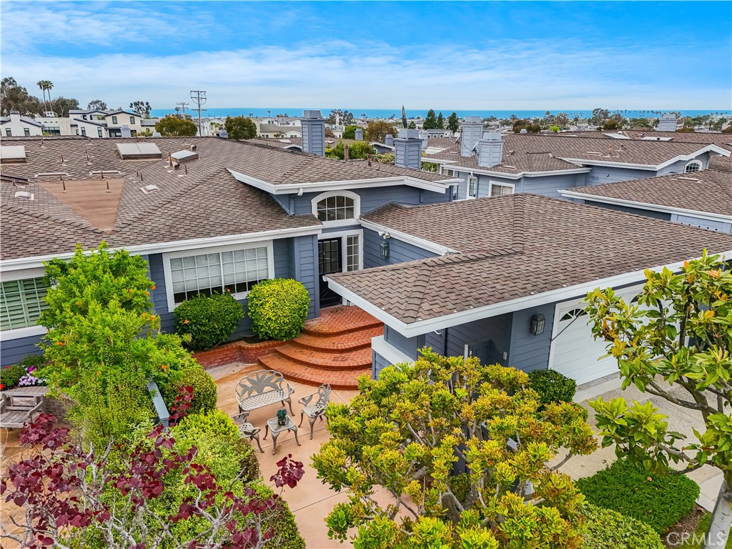 The Terrace's 3731 Daffodil Ave in Corona del Mar offers the best
of the best in 55+ living!
