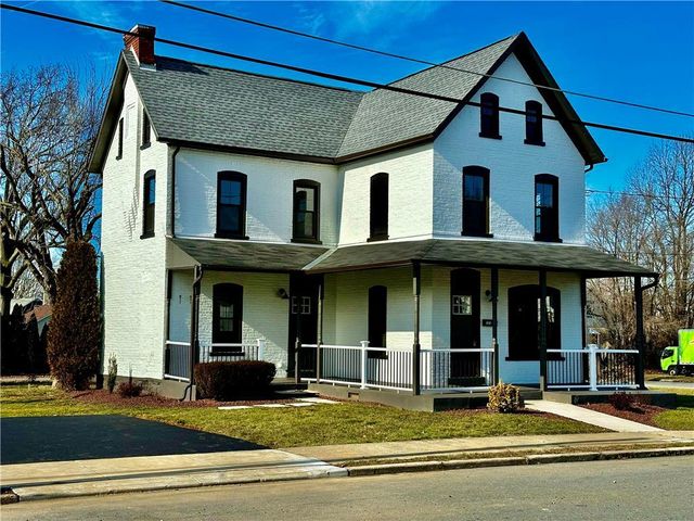 $339,900 | 1610 South Albert Street | Mountainville