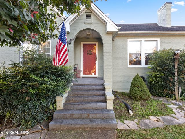 $394,900 | 213 Boxwood Avenue | Rock Gardens