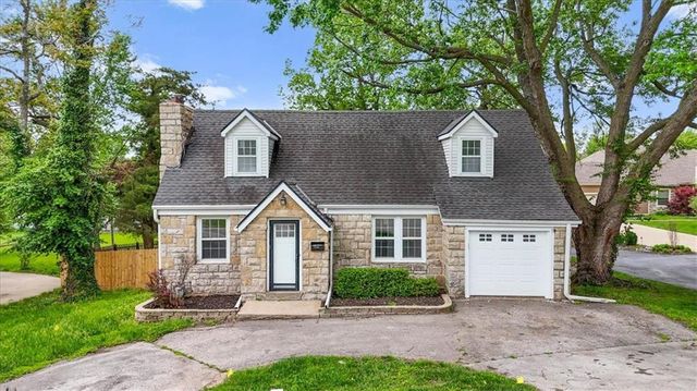 $305,000 | 12101 West 55th Street | Shawnee Mission