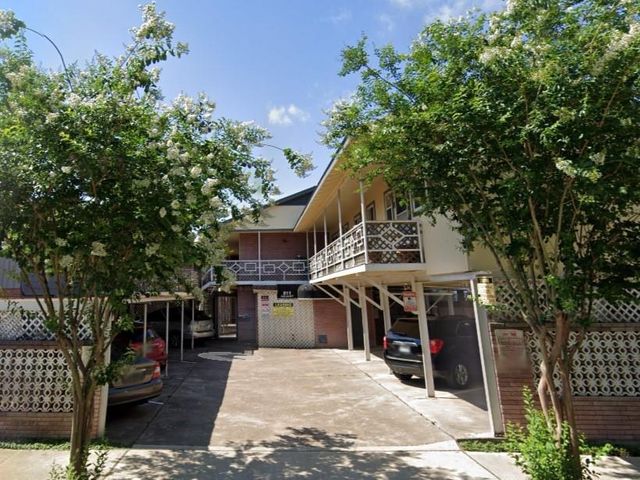 $1,050 | 811 Colquitt Street, Unit 2 | Montrose