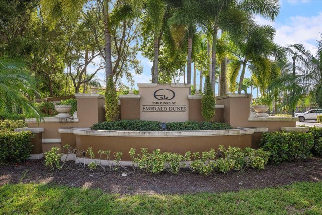 $329,900 | 6549 Diamond Springs Terrace, Unit 2005 | Emerald Dunes