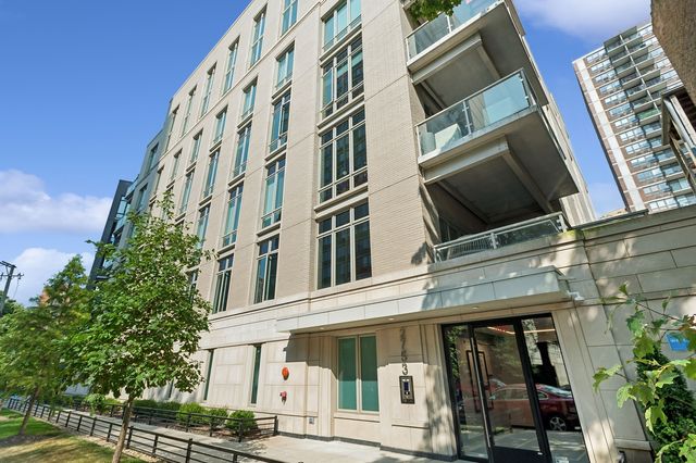 $2,999,000 | 2753 North Hampden Court, Unit PHA | Lincoln Park