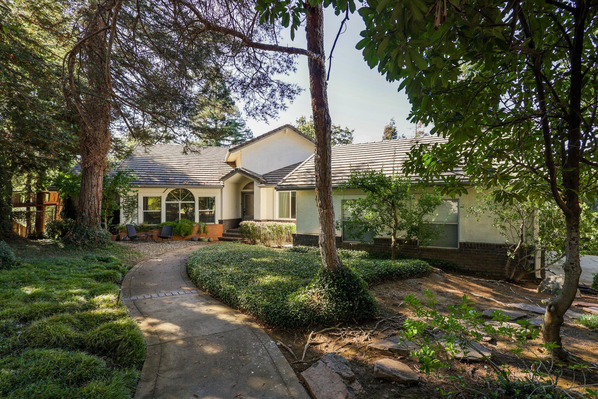 Beautiful Sunset Terrace Home