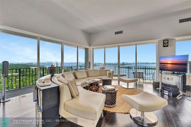 $825,000 | 780 Northeast 69th Street, Unit T1B | Bayside