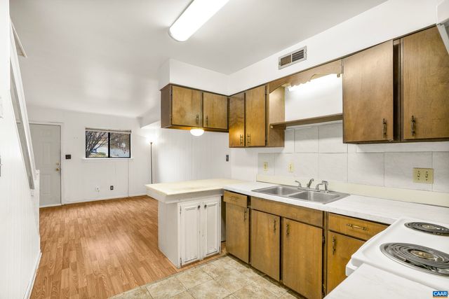 $299,500 | 2100 Jefferson Park Avenue, Unit 4 | Jefferson Park Avenue