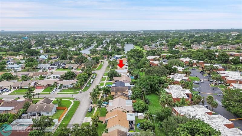 an aerial view of multiple house