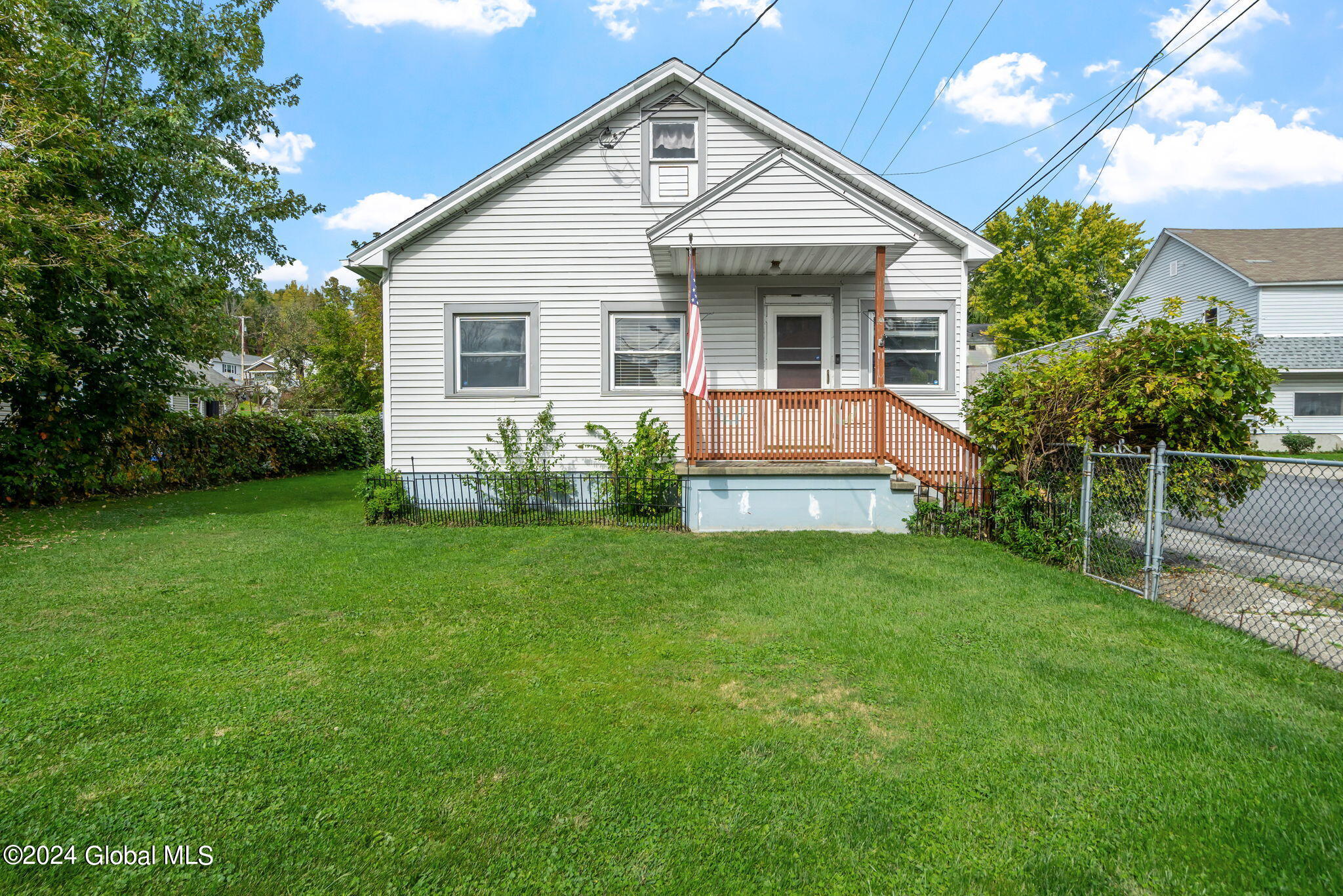 2-web-or-mls-236-saratoga-ave