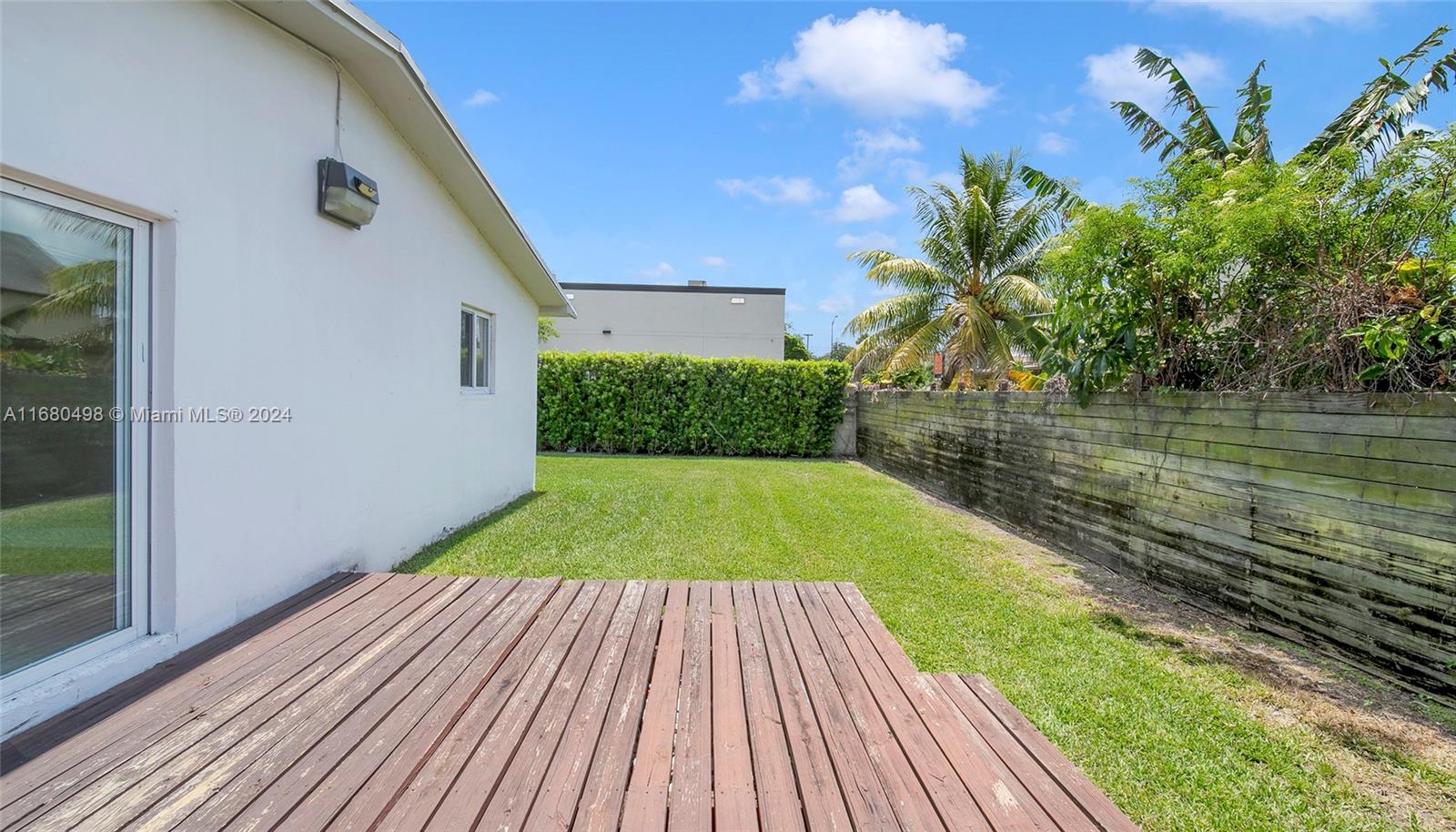 Private Backyard & Deck