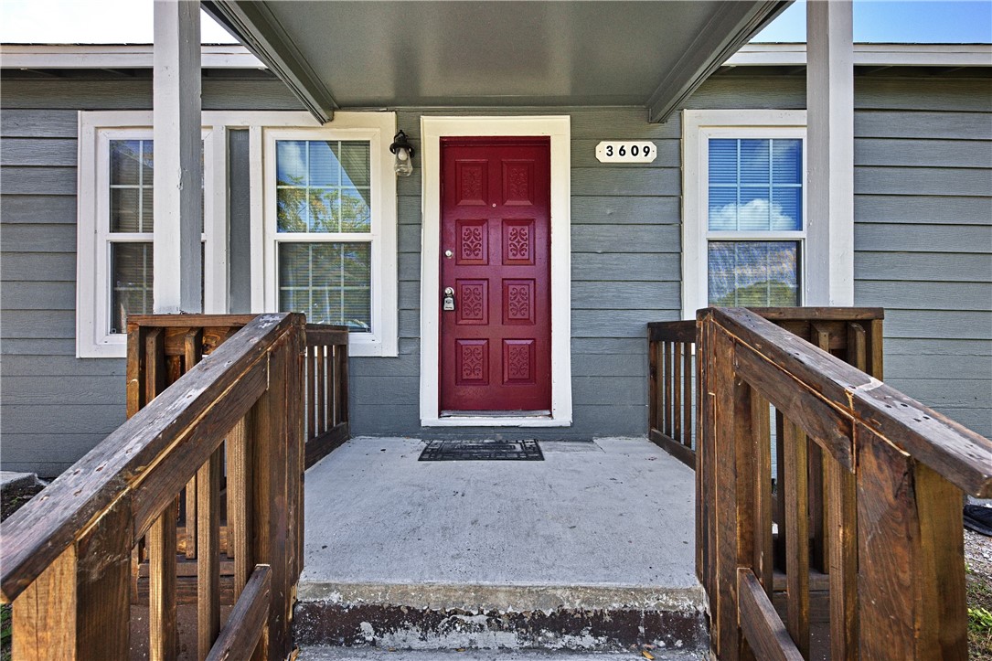 a view of an entryway of house