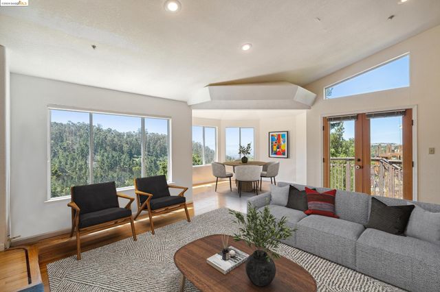 $1,895,000 | 2335 Tunnel Road | Claremont Hills