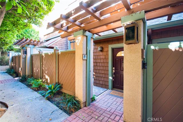 $1,228,000 | 209 South Oakland Avenue, Unit F | Southeast Pasadena