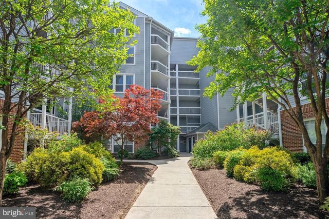 $2,800 | 3178 Summit Square Drive, Unit 3C9 | Oakton